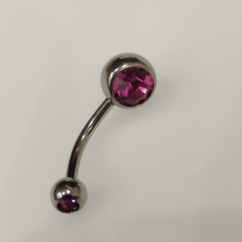 Бананы 1,6*12*5/8 мм с двумя малиновыми стразами из хир. стали 316L