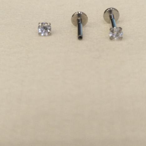 Лабретты 1.2*8*3 мм для пирсинга с кристаллом из хирургической стали 316L внутренняя резьба