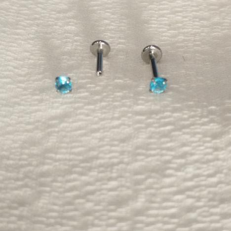 Лабретты 1.2x6-8x2-3 мм для пирсинга с AQUA кристаллом из хирургической стали 316L внутренняя резьба
