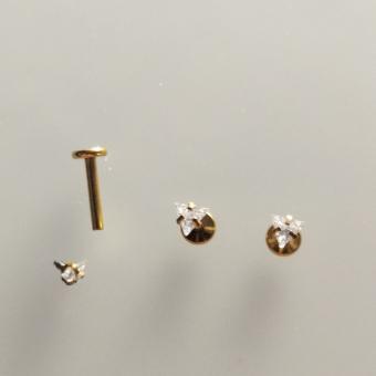 Лабретты 1.2*8*3 мм для пирсинга с треугольным розовым кристаллом из хирургической стали 316L внутренняя резьба gold