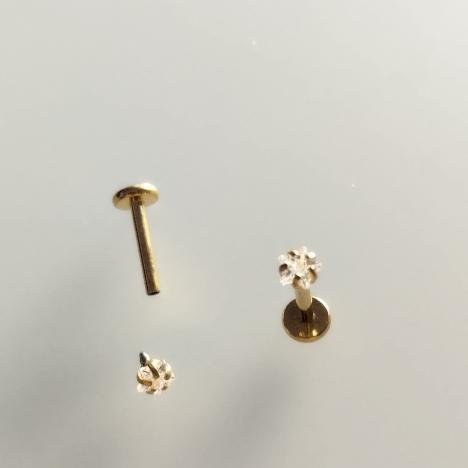 Лабретты для пирсинга с кристаллом 1.2*8*3 мм из хирургической стали 316L внутренняя резьба под золото